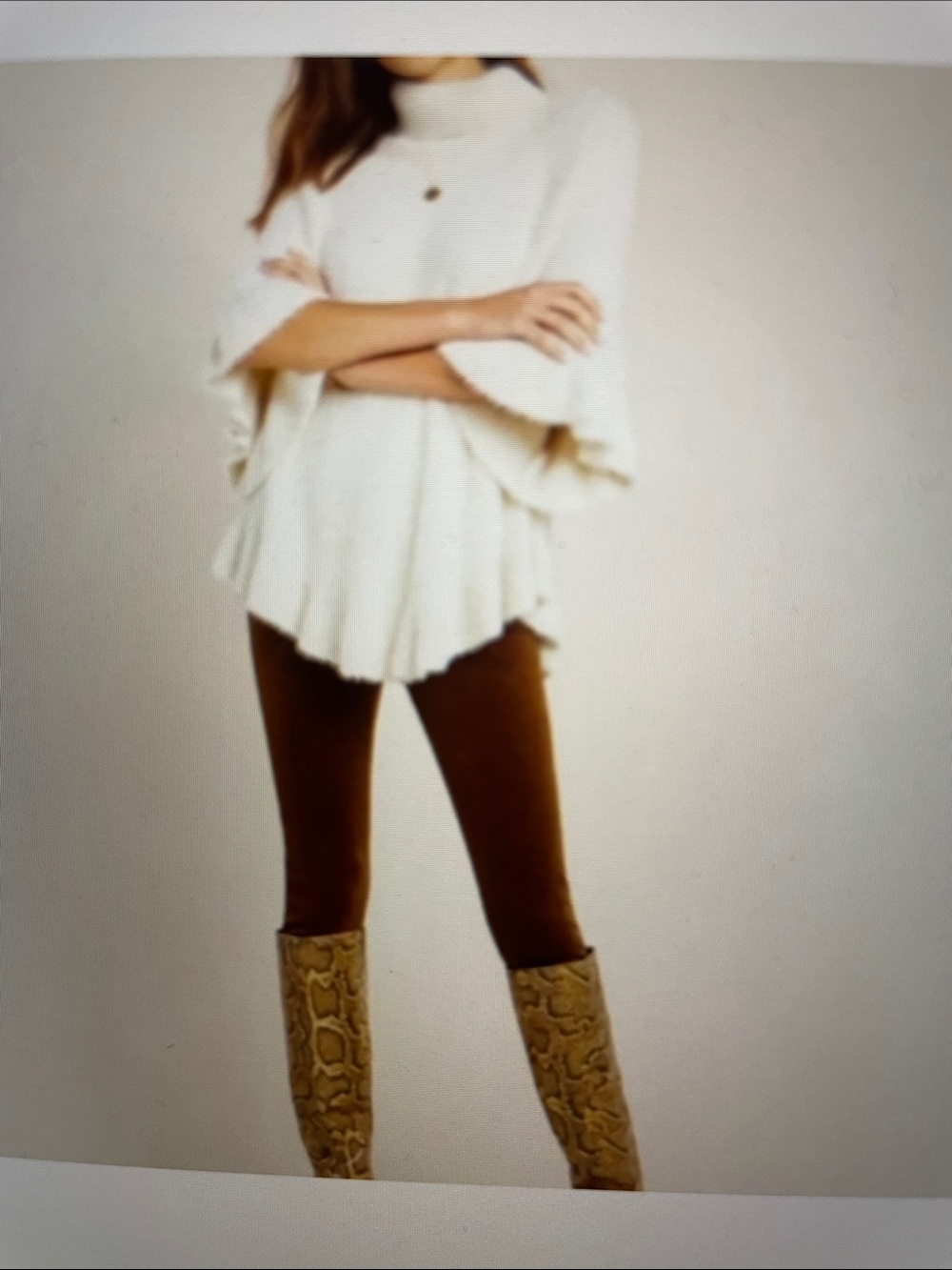 Anthropologie Akemi + Kin snow ruffled poncho OS